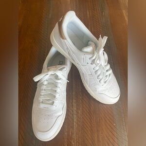 ASICS White Classic Casual Sneakers With Bright Sunstone